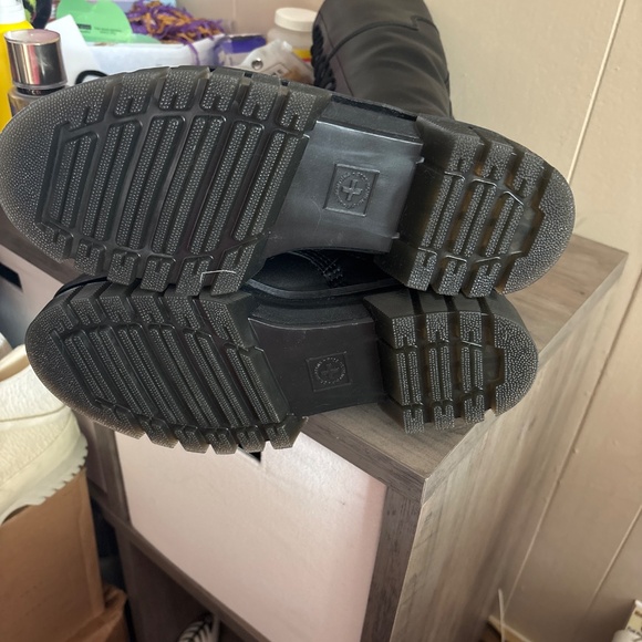 Dr. Martins/Doc Martins Audrick Platform Boots. - Picture 4 of 5